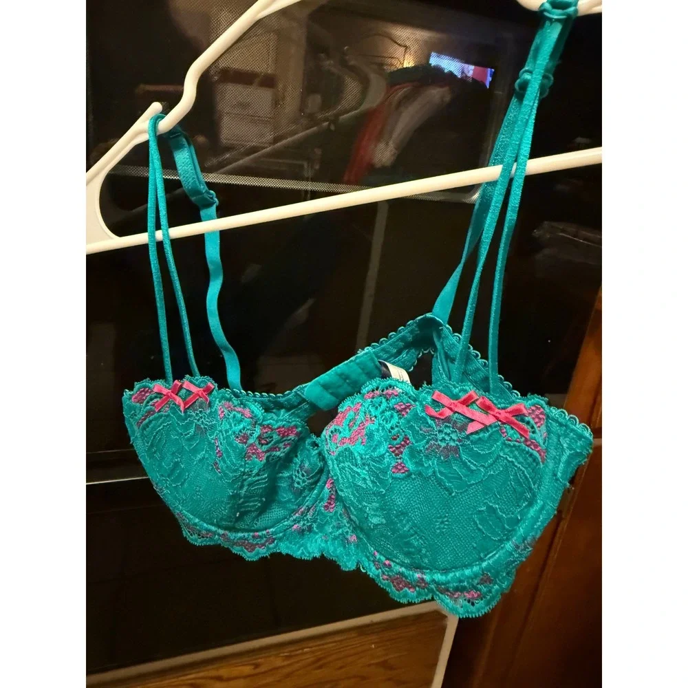 Adore Me Teal Pink Floral Lace Lingerie Set Bra 36B Thong Large Bow‎ Accents